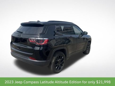 Used 2023 Jeep Compass Latitude AWD/4WD image 5