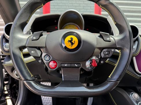 Used 2017 Ferrari GTC4Lusso AWD/4WD image 35