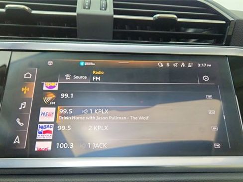 Used 2024 Audi Q3 2.0T Premium Plus image 45