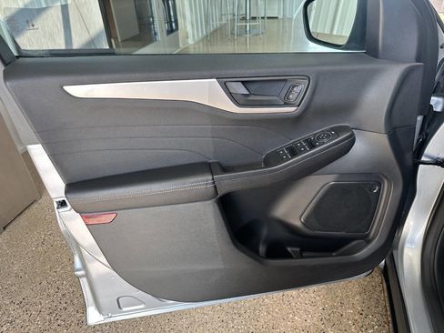 Used 2022 Ford Escape SE w/ Cold Weather Package image 22