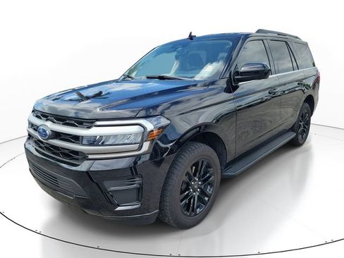 Used 2024 Ford Expedition XLT RWD image 4