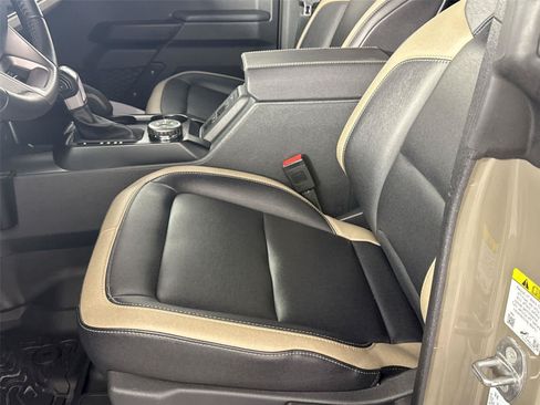 Used 2025 Ford Bronco Big Bend w/ Black Diamond Package AWD/4WD image 11