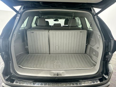 Used 2017 Toyota Highlander XLE w/ Protection Package #3 AWD/4WD image 32