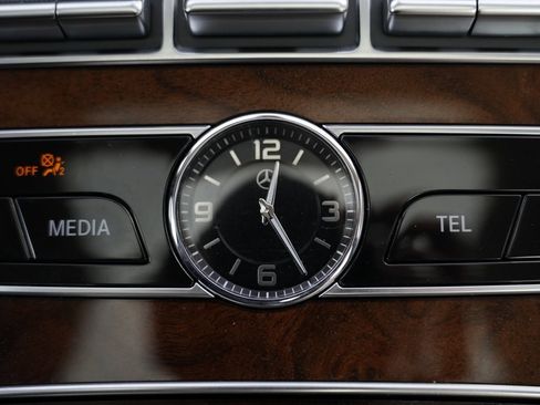 Used 2019 Mercedes-Benz E 300 4MATIC w/ Premium 1 Package image 64