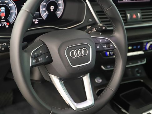 Used 2024 Audi Q5 e Premium w/ Convenience Package image 16