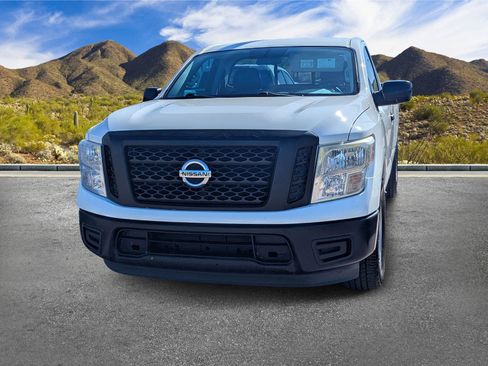 Used 2017 Nissan Titan S image 11