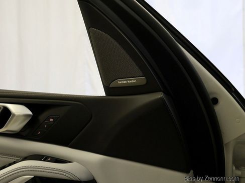Used 2026 BMW X5 xDrive50e w/ M Sport Package AWD/4WD image 10