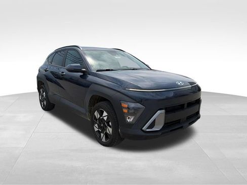 Used 2025 Hyundai Kona SEL AWD/4WD image 3