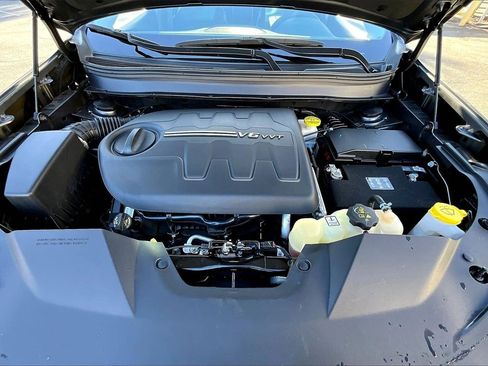 Certified 2022 Jeep Cherokee Latitude Lux w/ Sun & Sound Group image 35