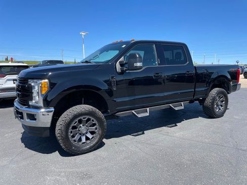 Used 2017 Ford F250 Lariat w/ Snow Plow Prep Package AWD/4WD image 5