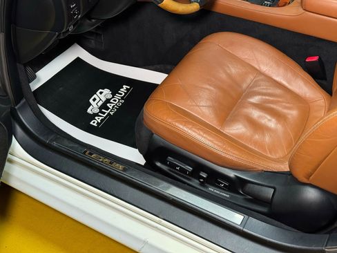 Used 2002 Lexus SC 430 Convertible image 24