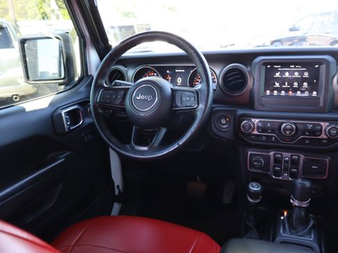 Used 2018 Jeep Wrangler Unlimited Sport S AWD/4WD image 14