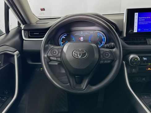 Used 2025 Toyota RAV4 XLE image 18