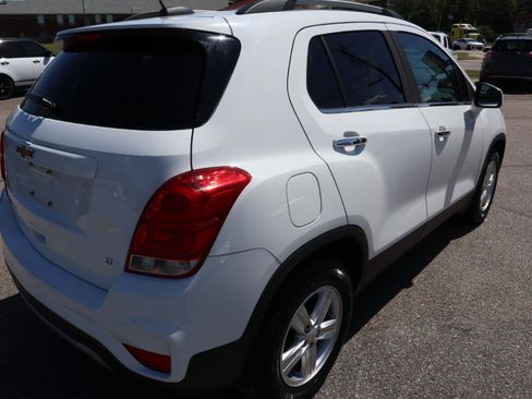 Used 2017 Chevrolet Trax LT w/ LT Convenience Package FWD image 7