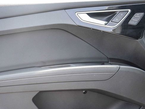 Used 2023 Audi Q4 e-tron Premium w/ Convenience Package AWD/4WD image 18