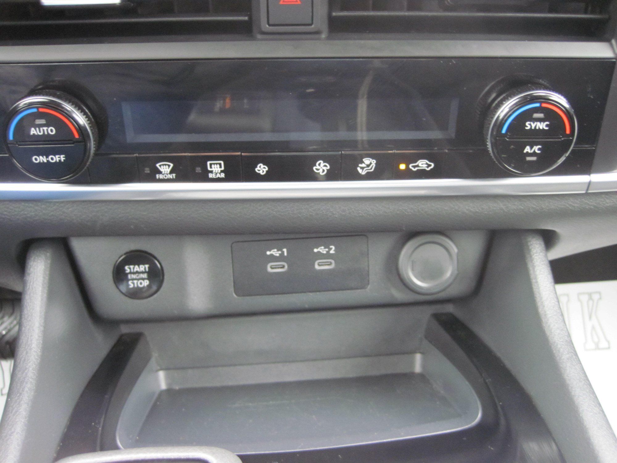 Used 2025 Nissan Rogue SV AWD/4WD image 19