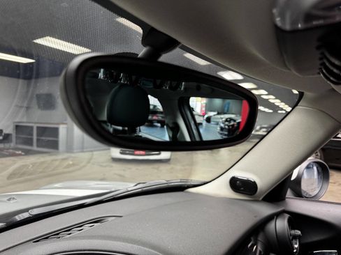 Used 2019 MINI Cooper 4-Door Hardtop w/ Premium Package image 26