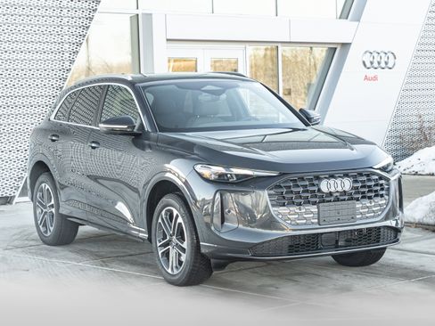 New 2025 Audi Q5 Premium image 2