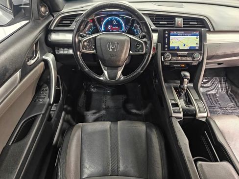 Used 2016 Honda Civic Touring image 4