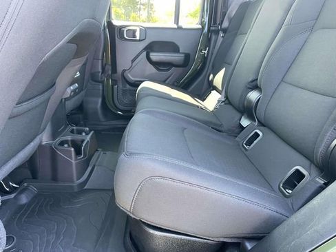 Used 2021 Jeep Gladiator Sport AWD/4WD image 9