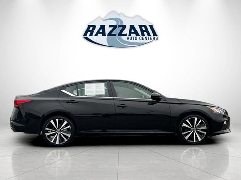 Used 2022 Nissan Altima 2.5 SR image 2