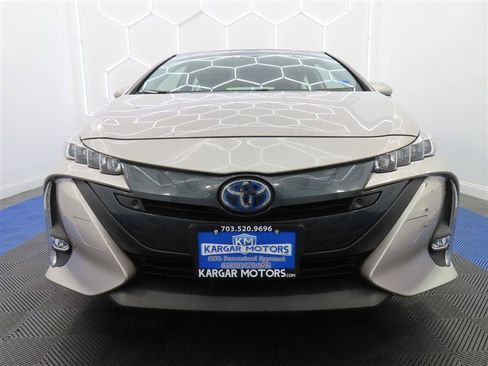 Used 2021 Toyota Prius Prime Limited FWD image 3