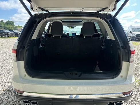 Used 2025 Lincoln Aviator AWD image 13