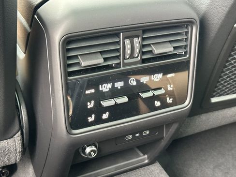 New 2026 Porsche Cayenne image 14