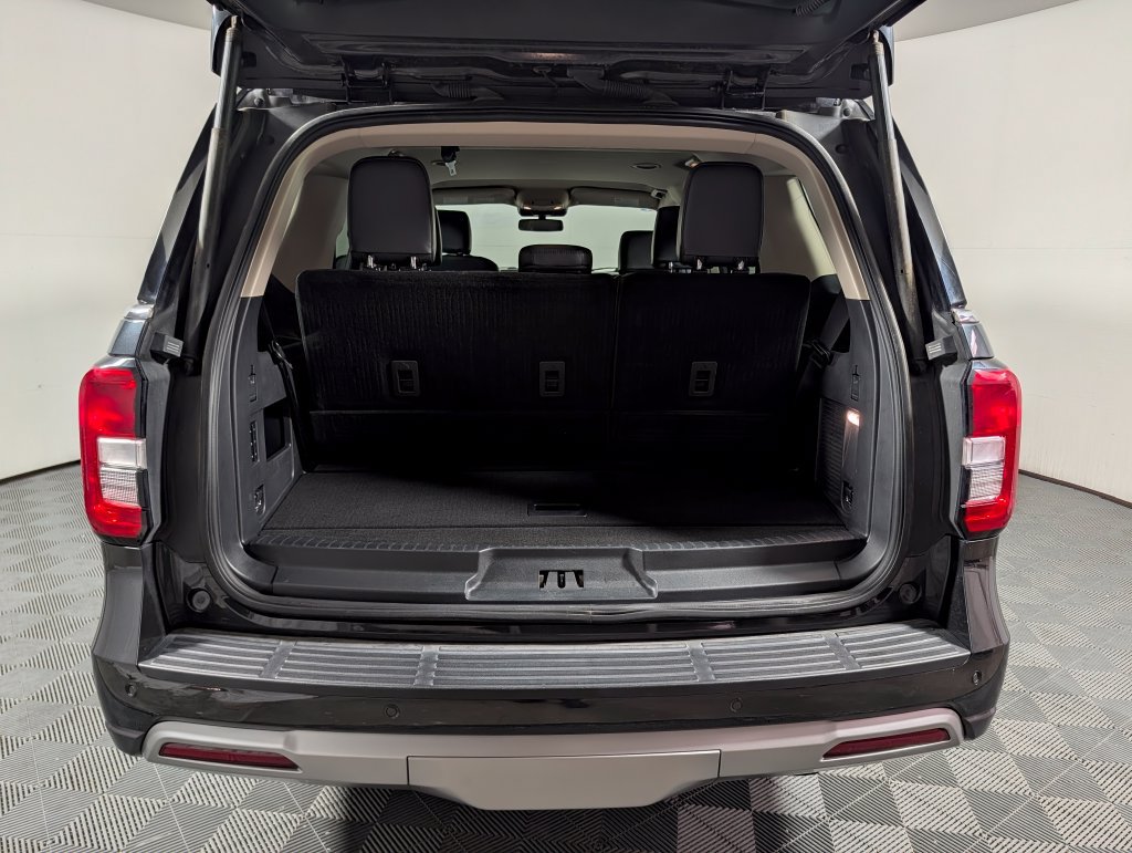 Certified 2023 Ford Expedition XLT AWD/4WD image 6