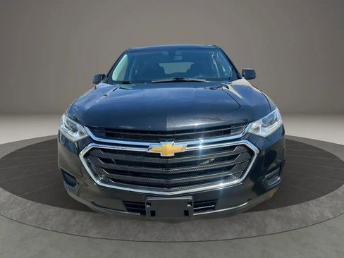 Used 2021 Chevrolet Traverse LS image 2