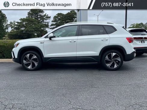 Used 2023 Volkswagen Taos SE AWD/4WD image 4
