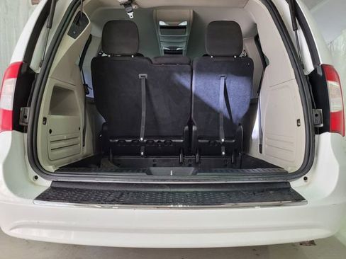Used 2015 Chrysler Town & Country Touring w/ Driver Convenience Group image 49