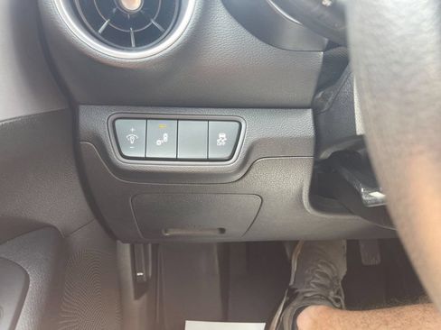 Used 2022 Kia Forte LXS w/ LXS Technology Package FWD image 17