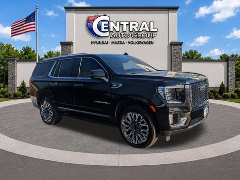Used 2023 GMC Yukon Denali Ultimate AWD/4WD image 1