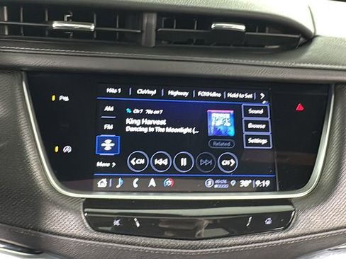 Used 2022 Cadillac XT5 Premium Luxury w/ LPO, Floor Liner Package AWD/4WD image 29