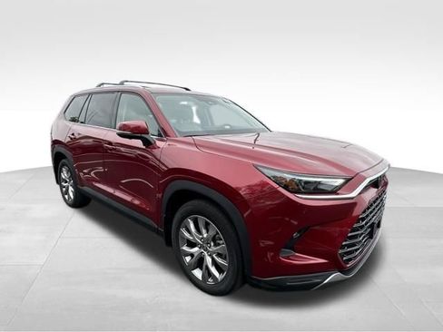 Used 2024 Toyota Grand Highlander AWD image 9