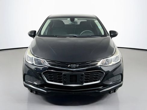 Used 2018 Chevrolet Cruze LS FWD image 2