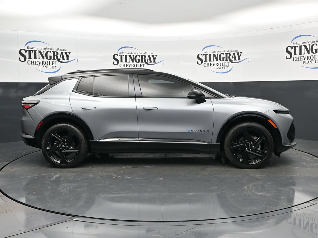 Used 2026 Chevrolet Equinox EV RS w/ LPO, All-Weather Mat Package FWD image 8