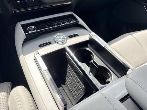 New 2026 Lincoln Navigator Reserve AWD/4WD image 30