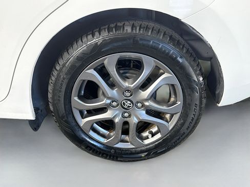 Used 2019 Toyota Yaris LE image 37