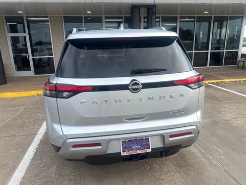 Used 2025 Nissan Pathfinder Platinum AWD/4WD image 4
