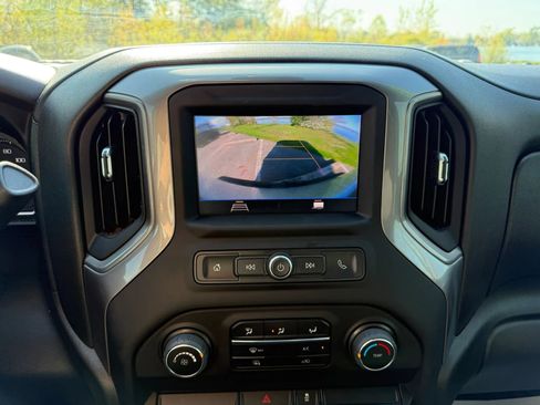 Used 2022 Chevrolet Silverado 2500 Custom w/ Gooseneck/5TH Wheel Package AWD/4WD image 17