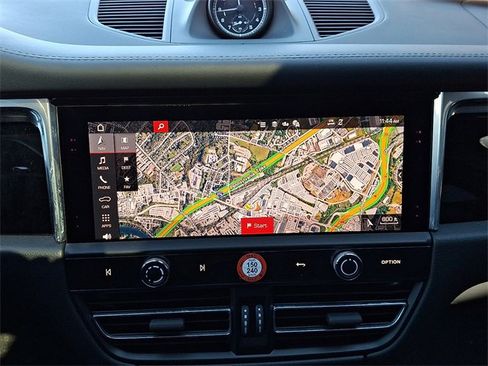 New 2025 Porsche Macan image 17