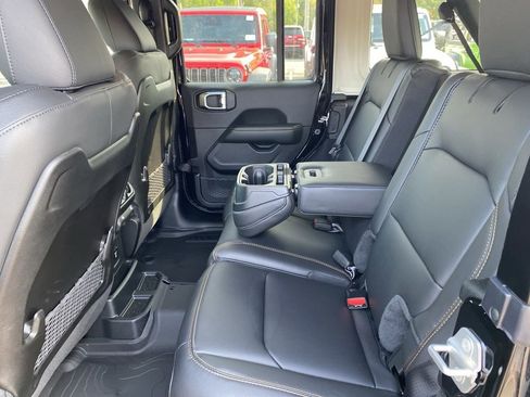 New 2025 Jeep Wrangler Unlimited Sahara w/ Safety Group AWD/4WD image 19