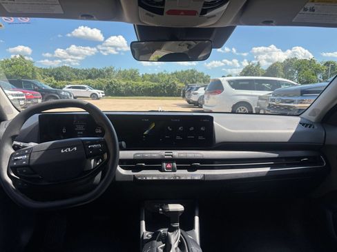 Used 2025 Kia K4 FWD image 31