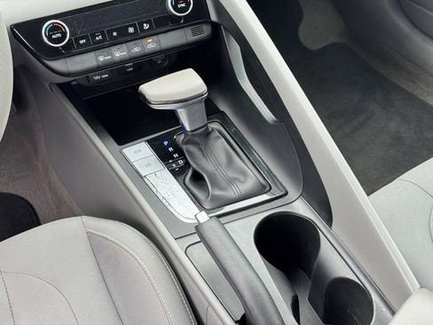 Used 2021 Hyundai Elantra SEL image 13