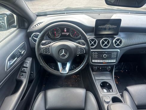 Used 2018 Mercedes-Benz GLA 250 4MATIC w/ Premium Package image 23