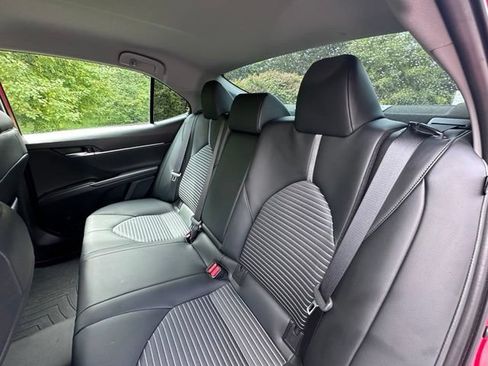 Used 2022 Toyota Camry SE FWD image 10