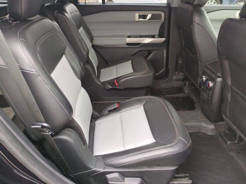 Used 2022 Ford Explorer XLT w/ Equipment Group 202A image 20