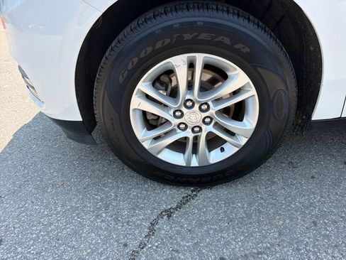 Used 2019 Buick Enclave Essence AWD/4WD image 32